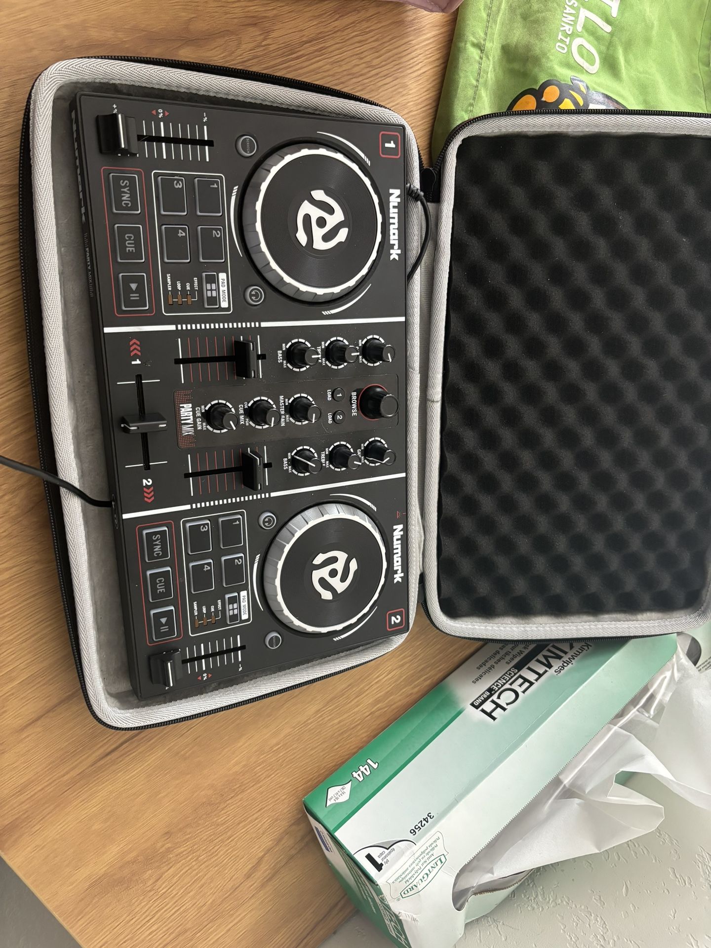 Numark Partymix Dj Controller For