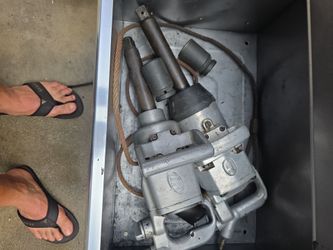 Heavy Duty Air Impact Wrench with Sockets