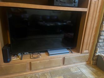 Large Samsung Smart Flat Screen LED TV