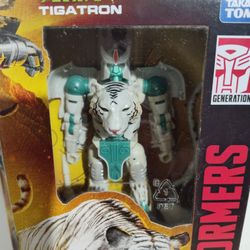 TIGATRON Transformers Kingdom Warfare Cybertron Trilogy Voyager Class Hasbro Action Figure