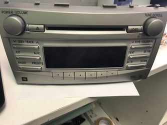 Toyota Camry am fm radio receiver OEM model 86120-06490