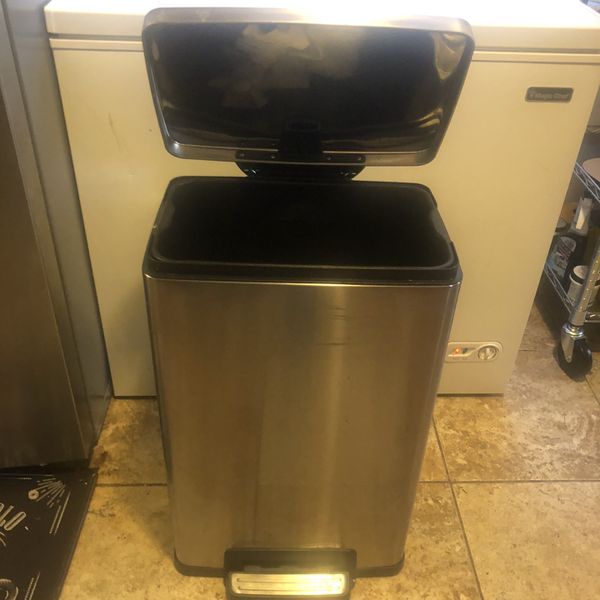 30 Gallon Kitchen Trash Can for Sale in Philadelphia, PA OfferUp