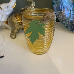 Pretty Flower / Plant Vase 7” Tall 4” Wide 