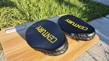 🥊 Century BRAVE Boxing Mitts – Training Pads – $5 Deal