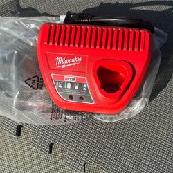 Milwaukee M12 Charger