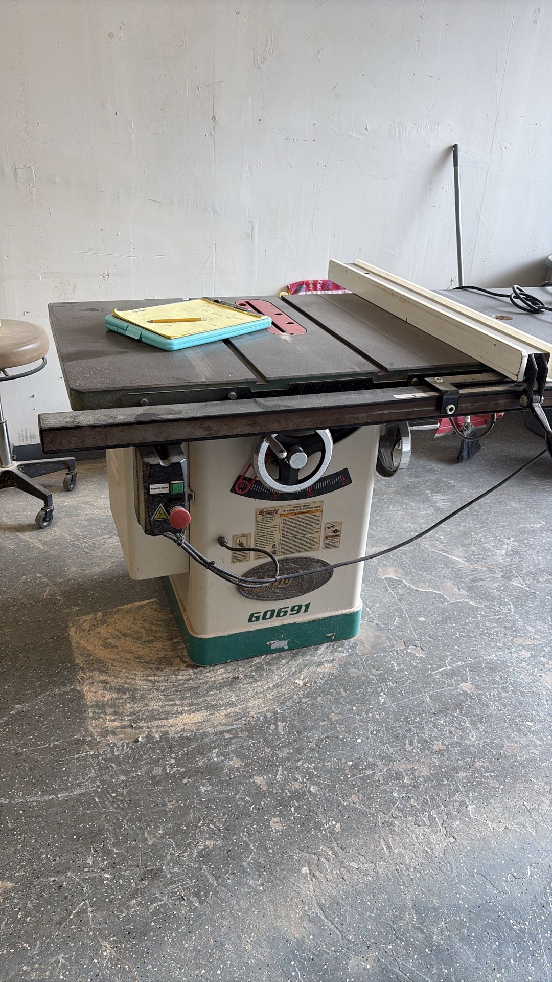 10 inch grizzly table saw how much how much is it?
