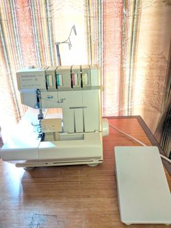 Pfaff Hobbylock 796 electronic overlock serger sewing machine Very Firm $225