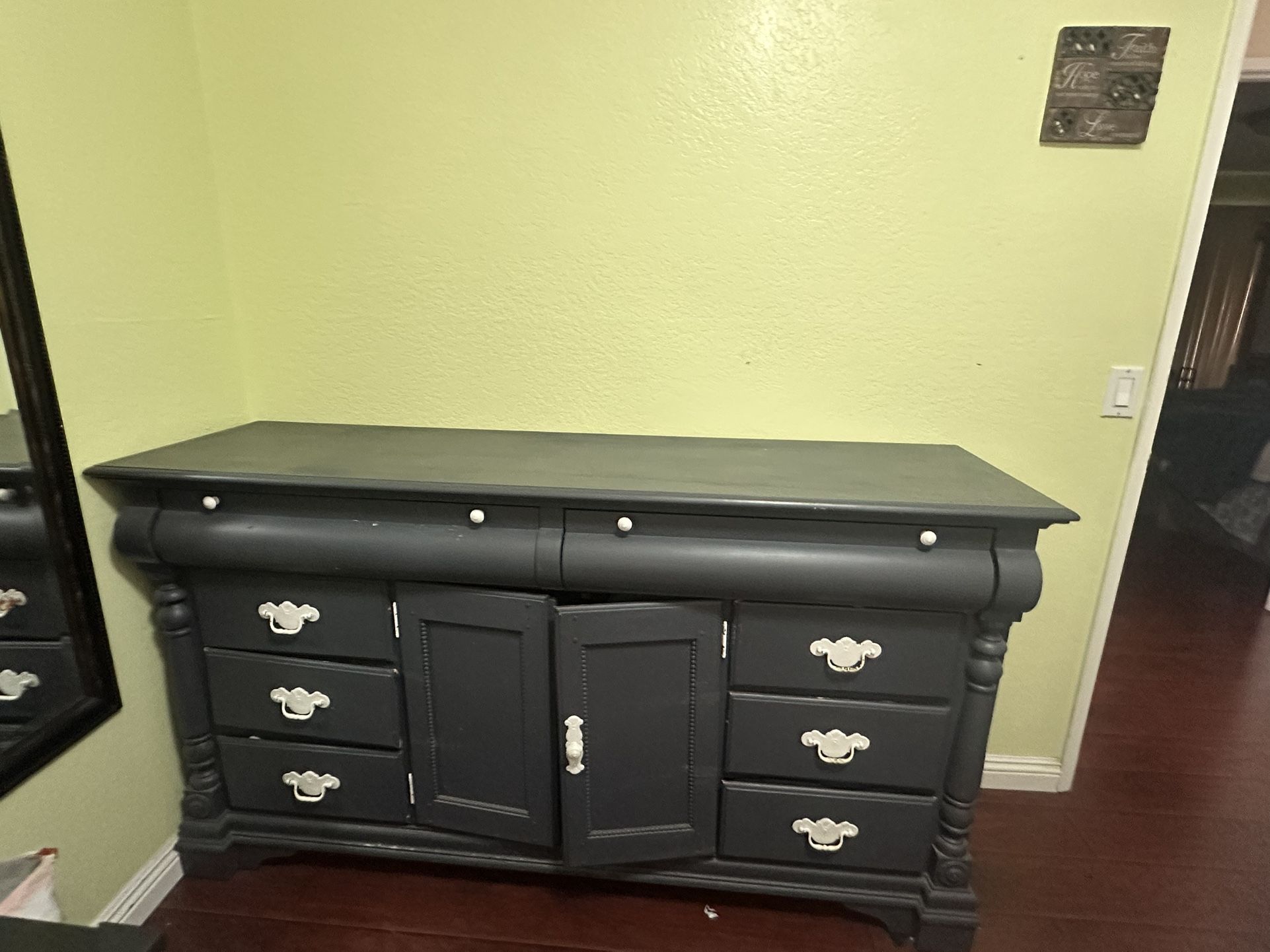Dresser