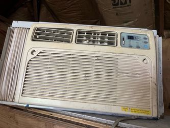Window -mounted air conditioner