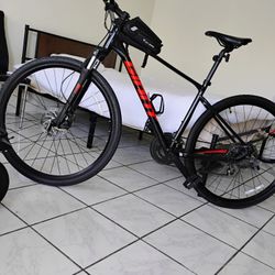 Giant Roam 4 Size M 