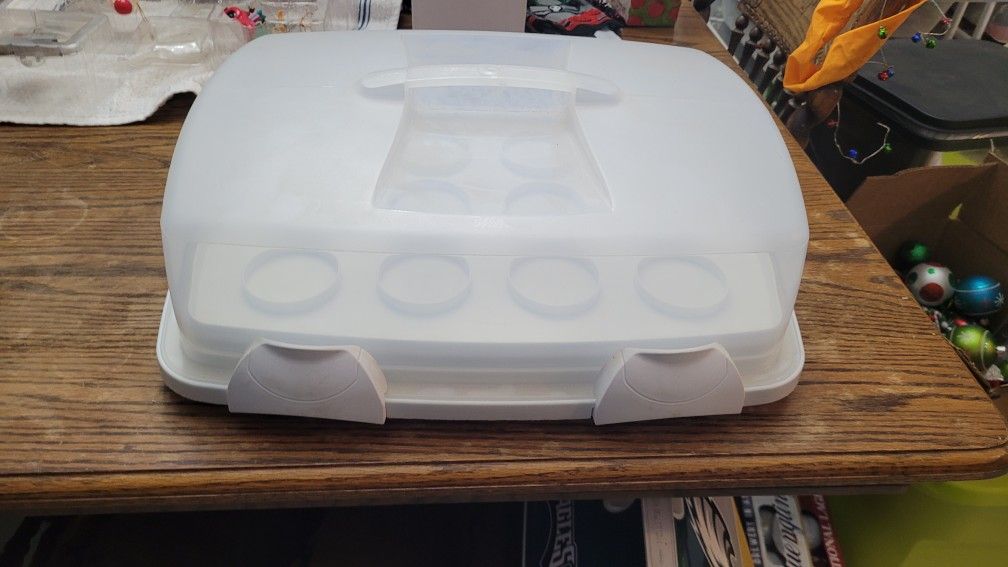 Wilson 3 In 1 Cupcake/Cake Caddy, Carrier, Transport, Holder