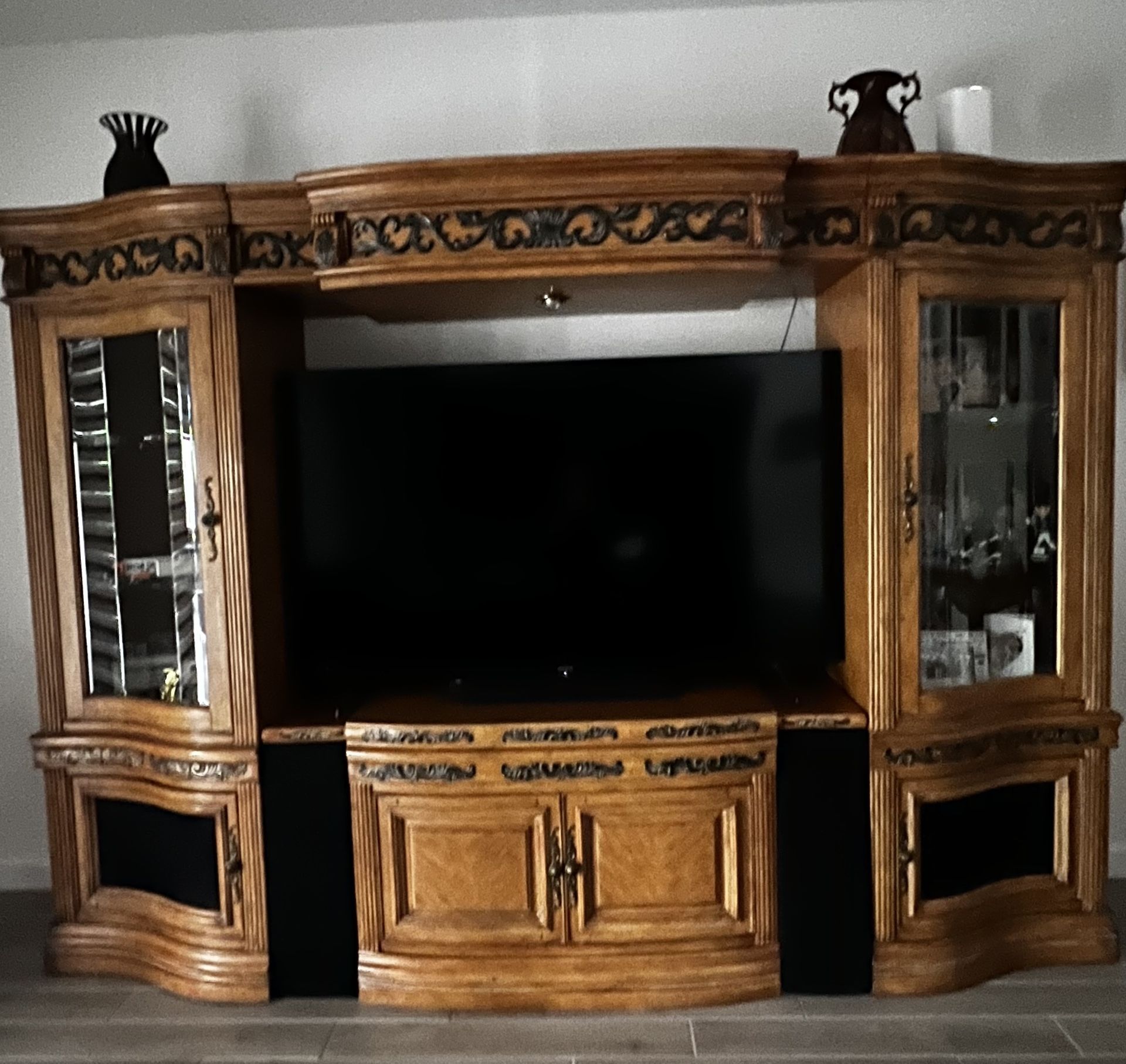 Wall Unit