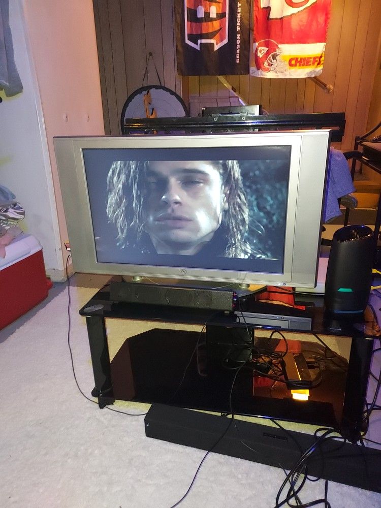 32in Westinghouse Flat Screen TV HDTV Not A Smart TV But Has All The Hook Up Great Picture Only 30$