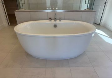 Brand new KOHLER tub