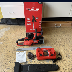 Milwaukee M18 FUEL 18V Brushless Cordless 20 in. Dual Battery Chainsaw Kit with Dual Bay Rapid Charger