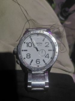 Simplify The 51 - 30 NIXON watch