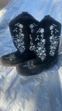Girls boots size 6