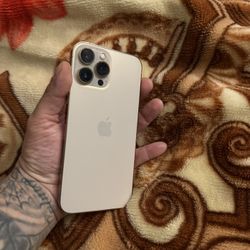 iPhone 13 Pro Max 256 g. In Excellent Condition. No Scratches Or Dents. 