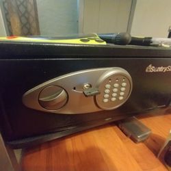 Safe Great Near Perfect Condition 