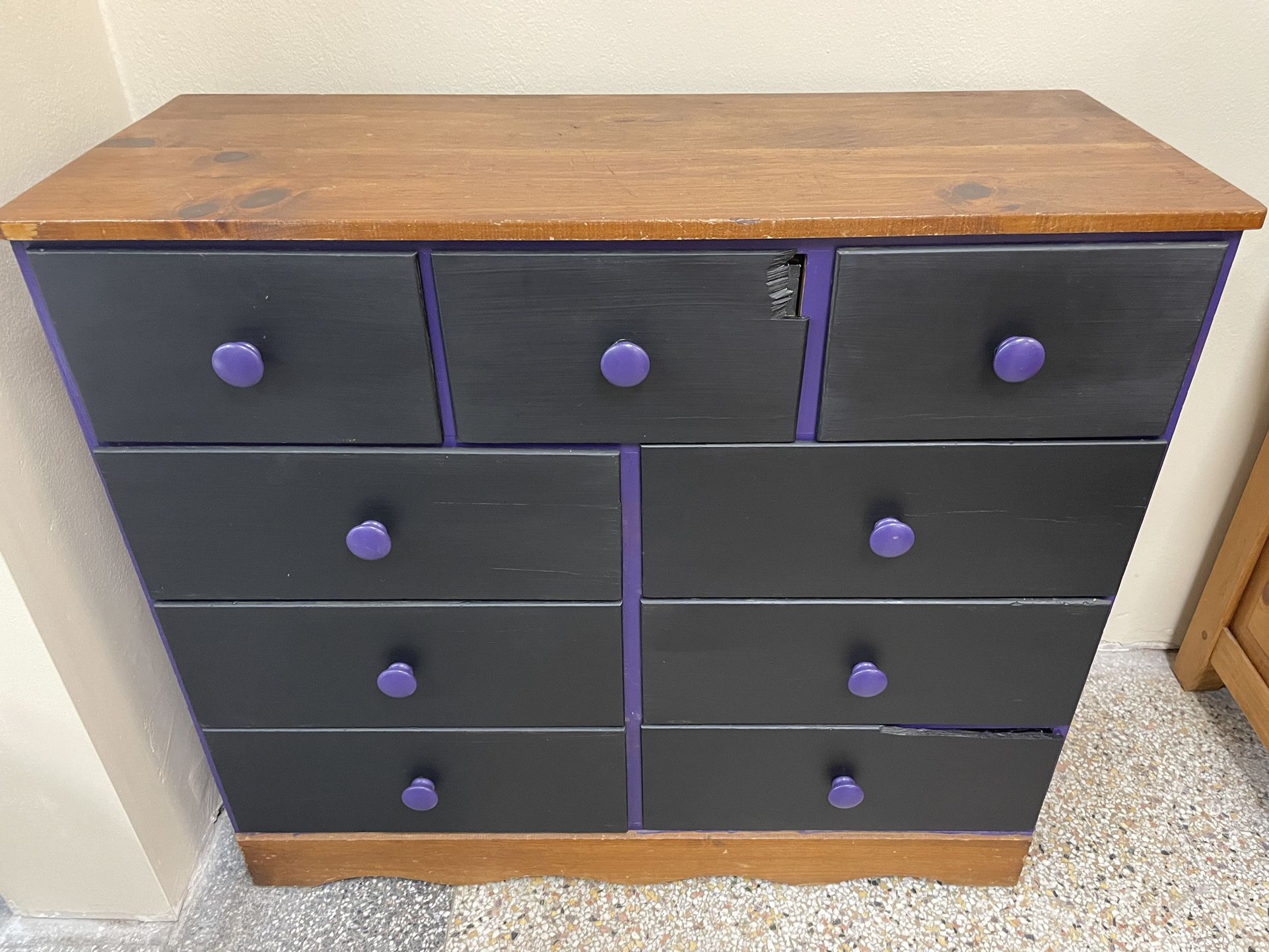 Wood Kids Small Chest Dresser 7 drawers 36.5” W x 32” H Cómoda pequeña de madera para niños
