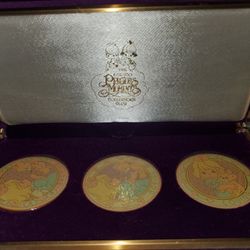 Precious Moments Collectors Club Commemorative Medallion Set Enesco 1993/1994