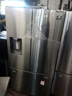 New Samsung scratch and dent refrigerator