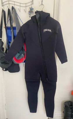 Scuba diving suit