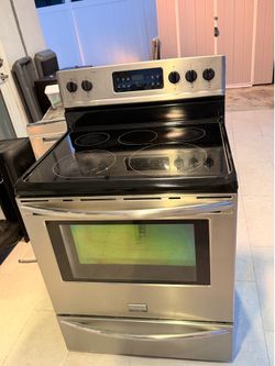 Estufa Eléctrica Frigidaire Gallery  Tope Vidrio Electric Stainless Steel Glass Top Stove