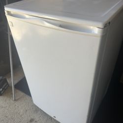 Mini Fridge 