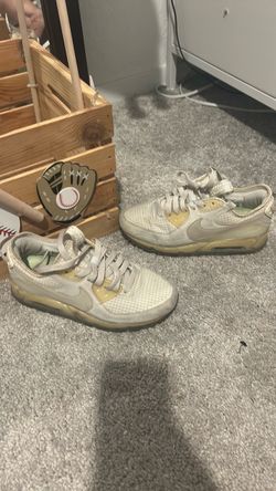 Nike Air Max 90 Low-Top Sneakers