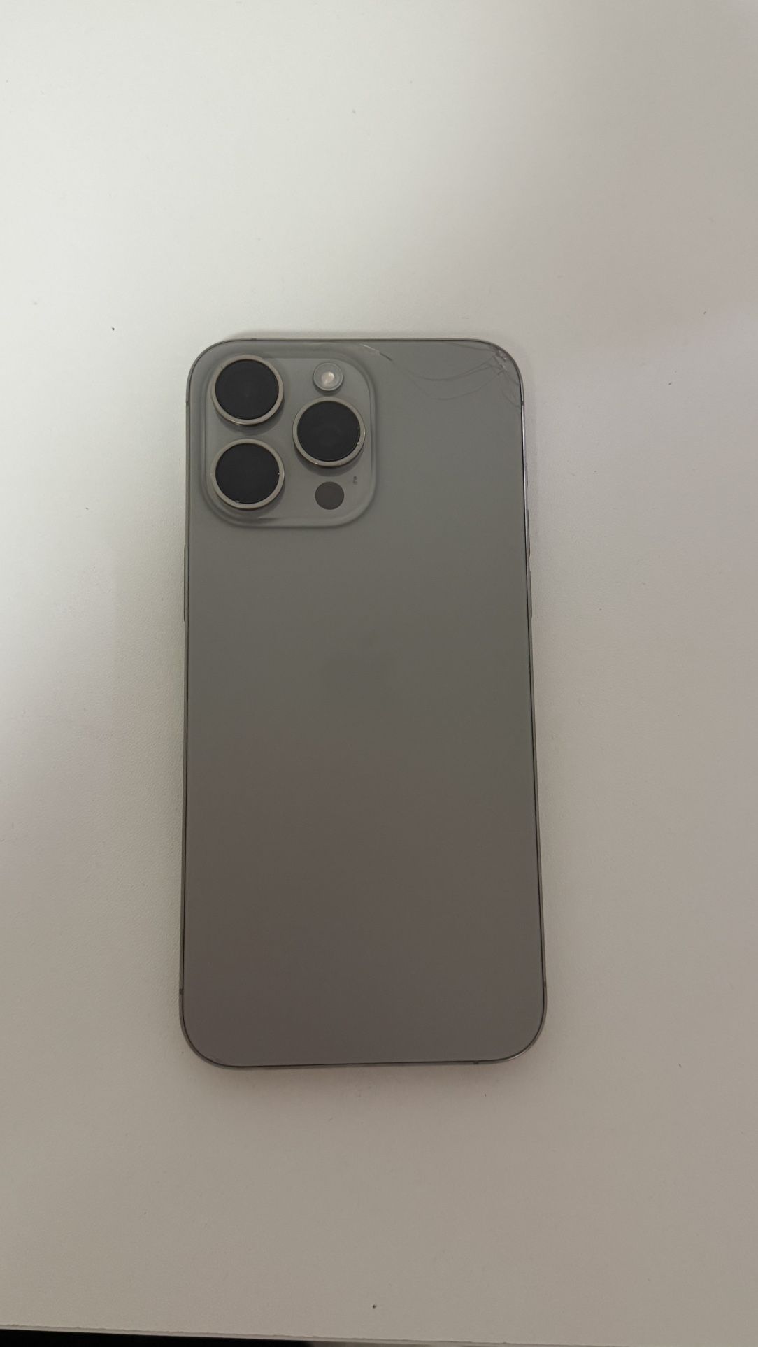 UNLOCKED IPHONE 15 pro max natural titanium