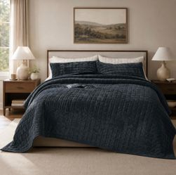 Quilted Bedspread Set with Shams