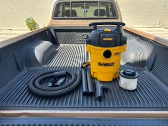 DEWALT Stealthsonic Quiet 6-Gal 4 HP Wet/Dry Shop Vacuum **Missing Wheels**