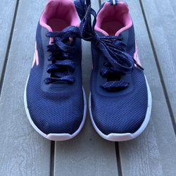 Girls size 3 Reebok shoes