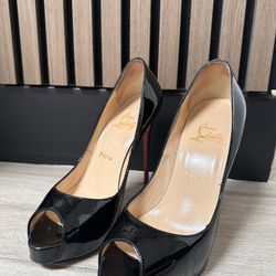 Christian  Louboutin Very Prive Patent Leather Pumps 120