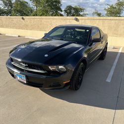 2010 Black On Black Ford Mustang V6 4.0 Engine.  5 Gears Manual transmission   Needs Some Minor Repairs.  Mechanic Special  Strats and couple other sm