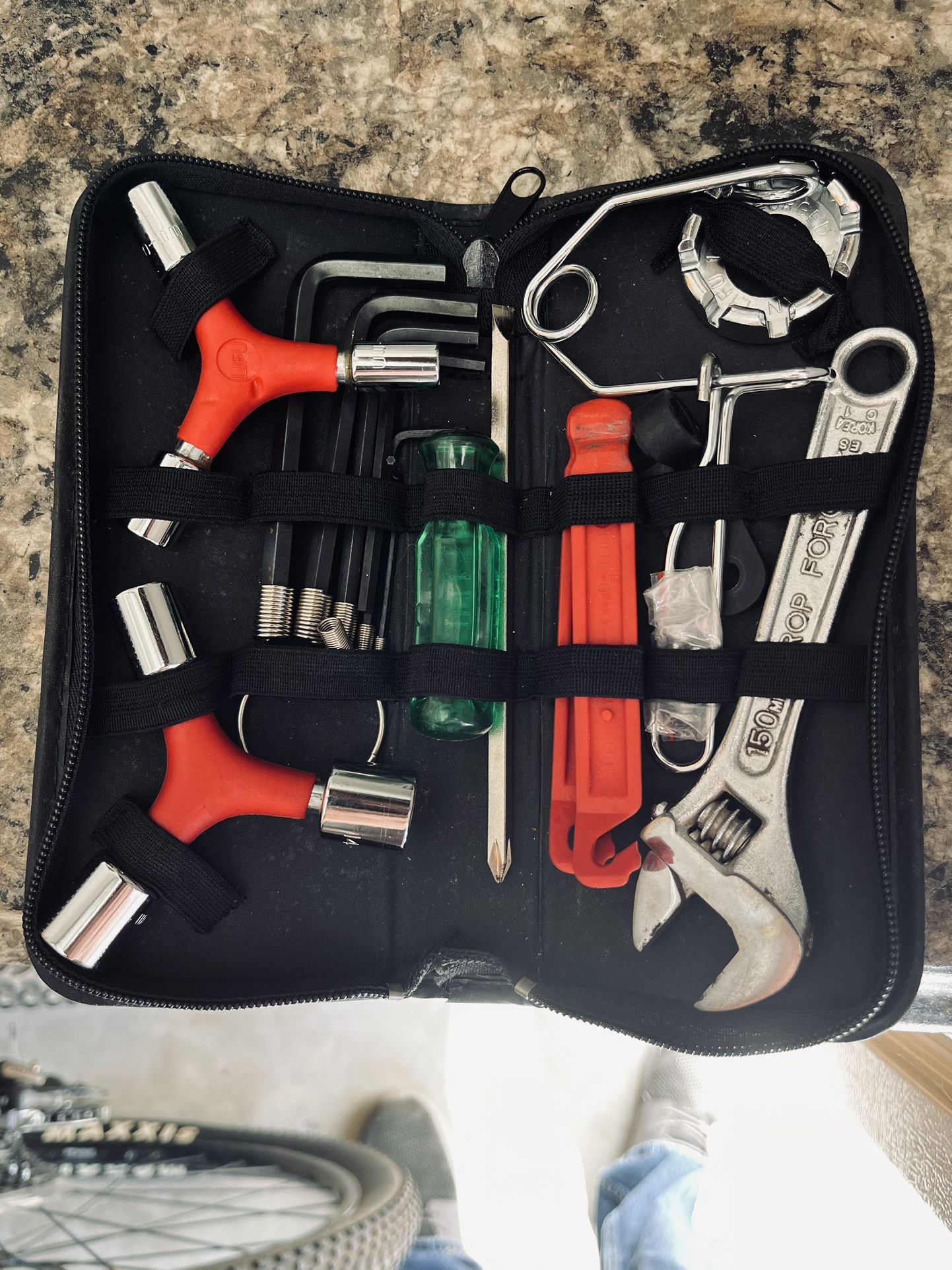 Bicycle Parts, Tool Kit and Inner-Tubes
