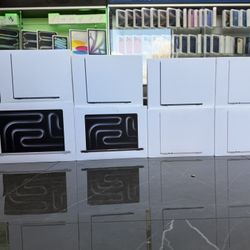 MacBook Pro & MacBook Air M4 & M5 Chip ((Take It Home In Payments/ llévatelo a casa en pagos) Only $10 Down 