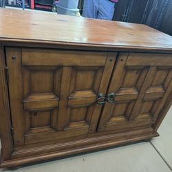 TV Stand/cabinet