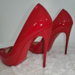 "So Kate" Louboutin Shoes Size 36 ( US 6 )