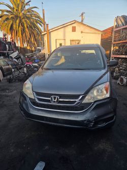 2010 Honda CRV For parts