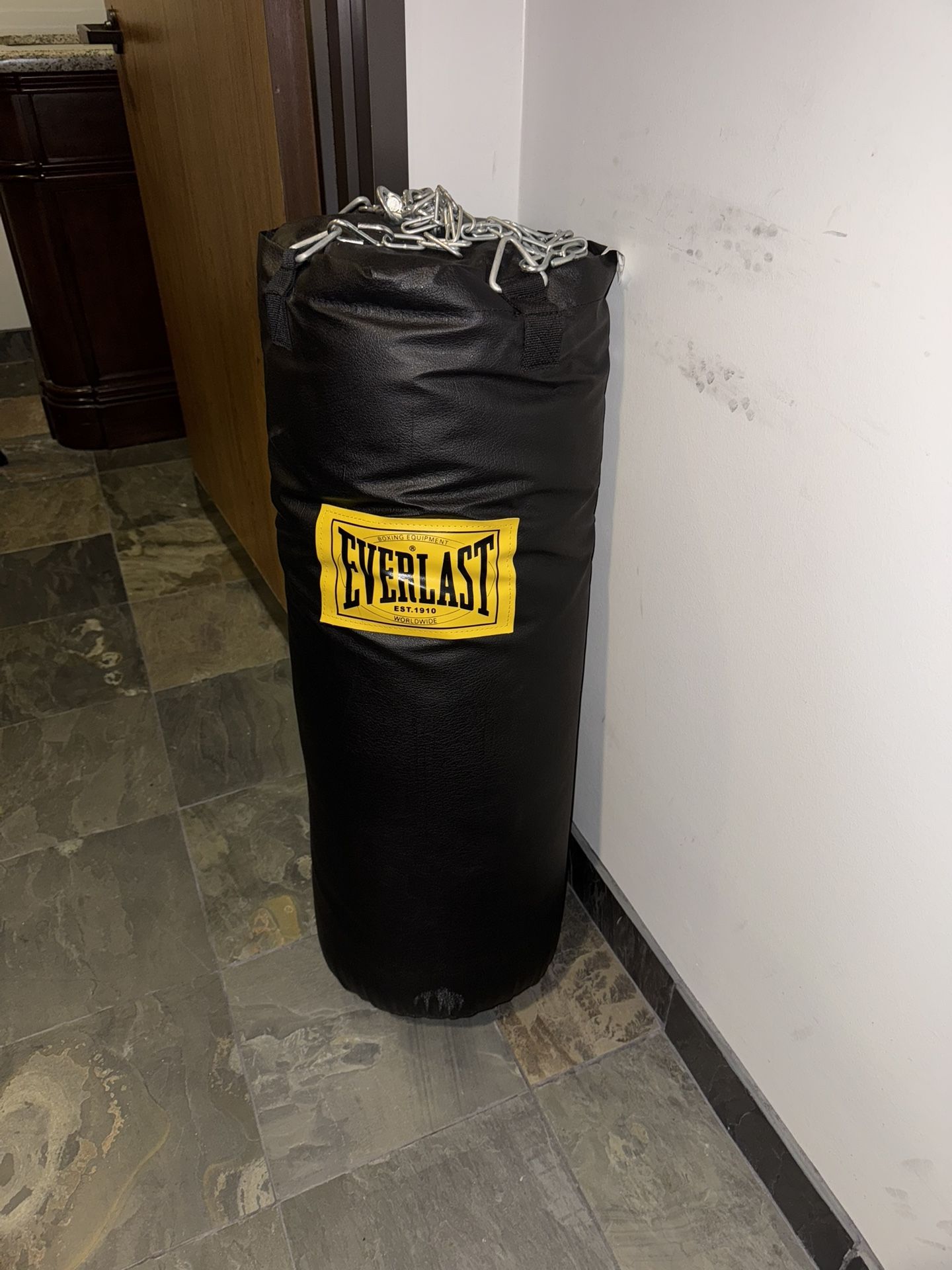 Everlast Heavy Bag + Stand Combo