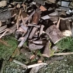 Cedar Logs, Variest Sizes 