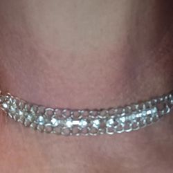 Vinkage Rhinestone necklace choker style