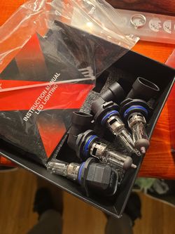 Unknown Headlight lightbulbs x4