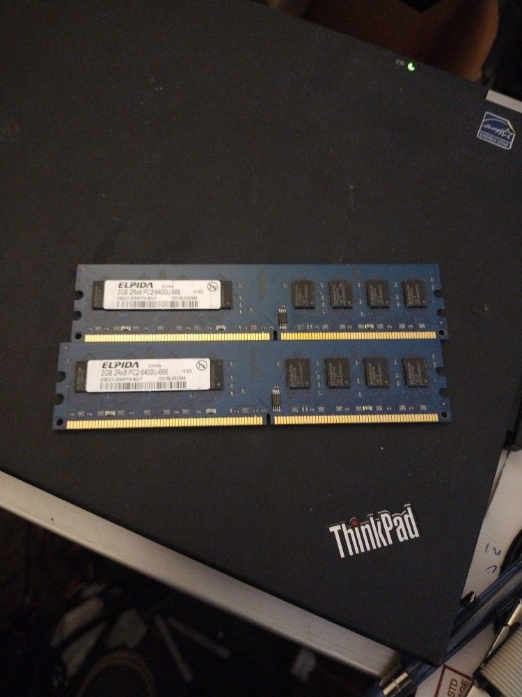 ELPIDA 2GB 2RX8 PC3-10600U-9-10-B0 EBJ21UE8BDF0-DJ-F DESKTOP MEMORY

