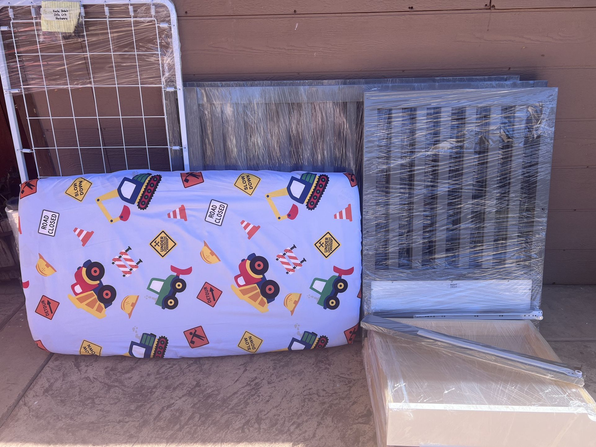 Karla DuBois Oslo Convertible Crib in Moon Gray/White