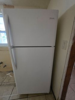 Refrigerator  frigidaire