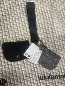 Lululemon- Dual Pouch Wristlet - Glitter 