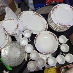 Poinsettia And Ribbon China By China